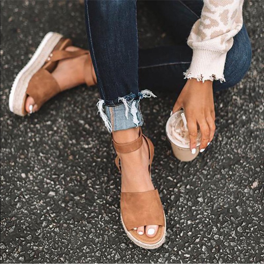 HP”Emilia” Tan Faux Leather Espadrille Platforms! - Picture 3 of 8